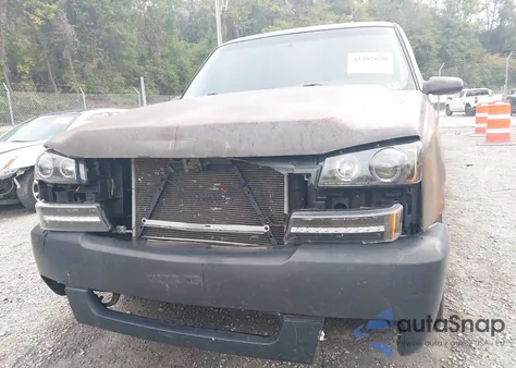 2004 Chevrolet Silverado 1500 z USA, uszkodzony, nr VIN 1GCEC14X84Z233135